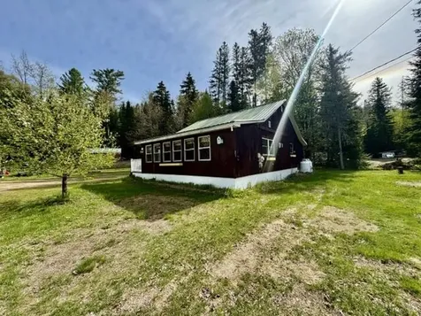 21 Pinette Road Errol NH 03579