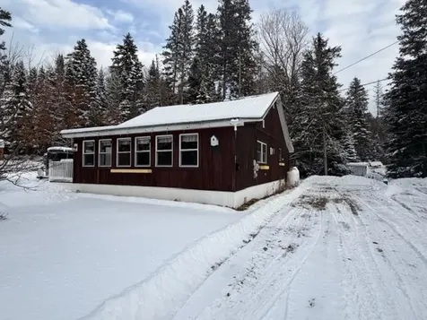 21 Pinette Road Errol NH 03579