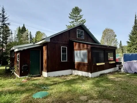 21 Pinette Road Errol NH 03579