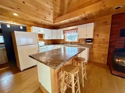 21 Pinette Road Errol NH 03579