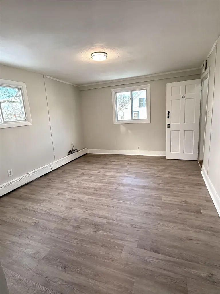 39 Mead Street Manchester NH 03104