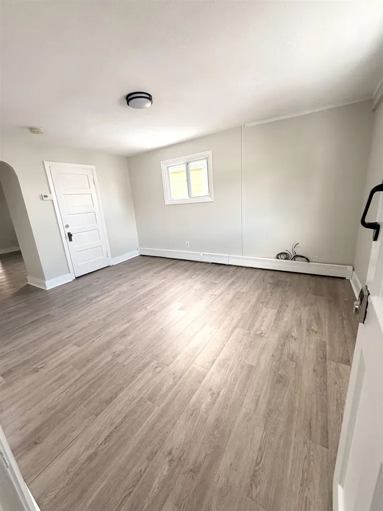 39 Mead Street Manchester NH 03104