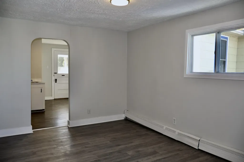 39 Mead Street Manchester NH 03104