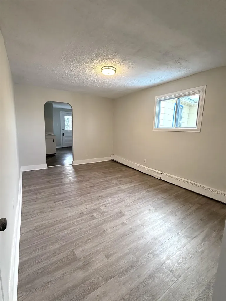 39 Mead Street Manchester NH 03104