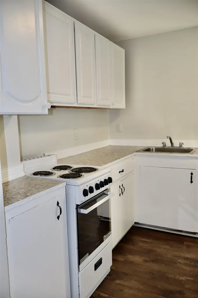 39 Mead Street Manchester NH 03104