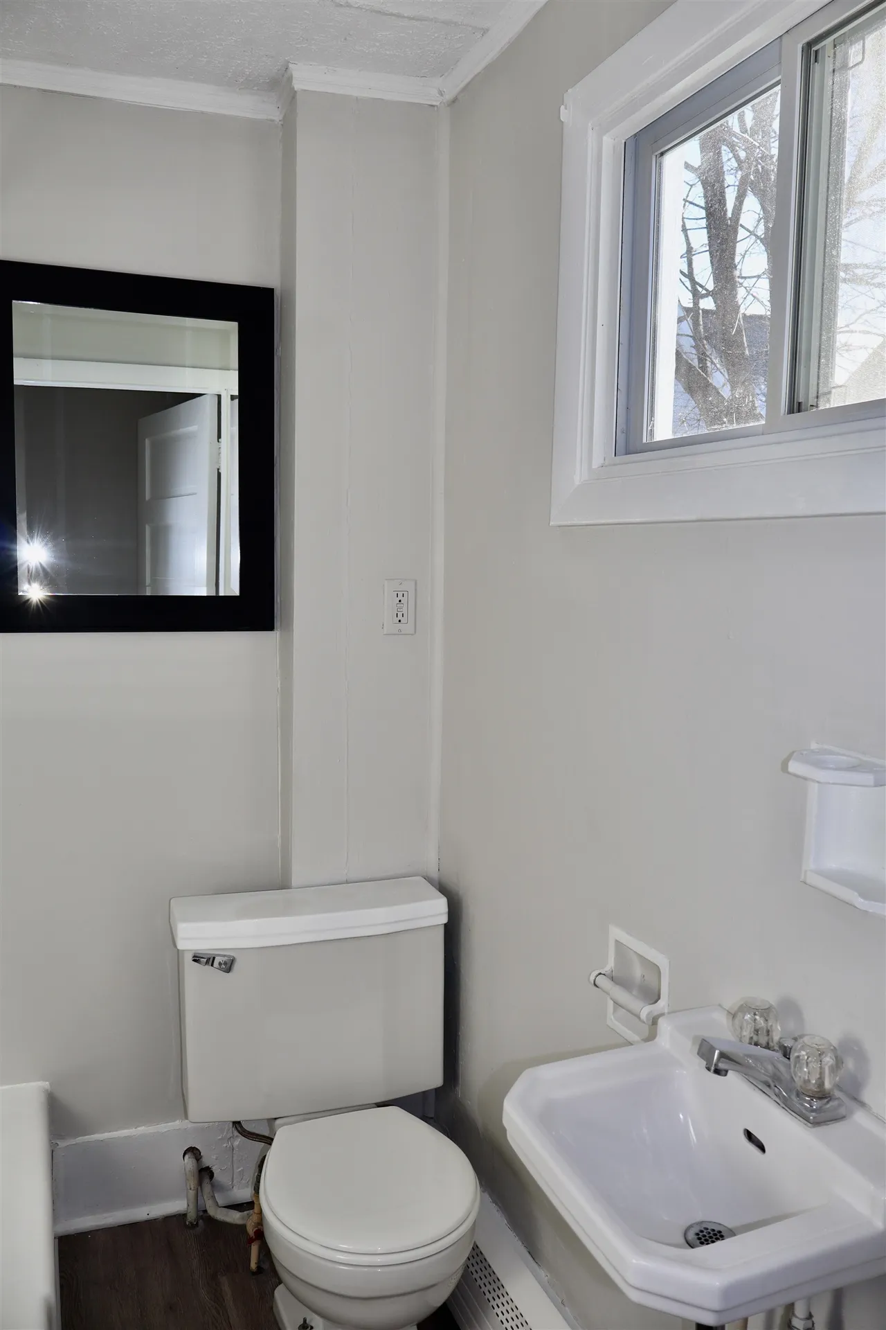 39 Mead Street Manchester NH 03104