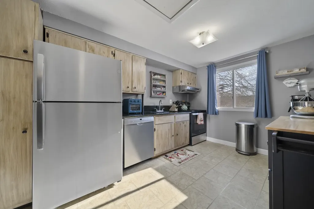 905 Mammoth Road Manchester NH 03104