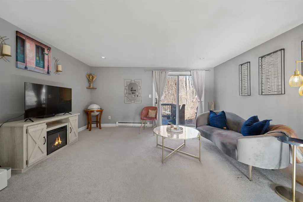 905 Mammoth Road Manchester NH 03104