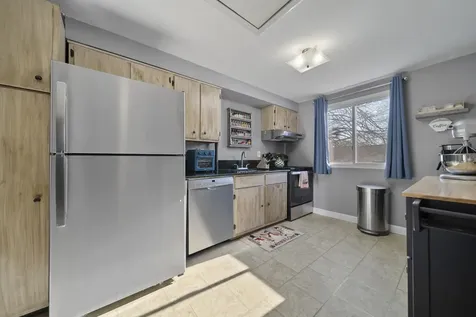 905 Mammoth Road Manchester NH 03104