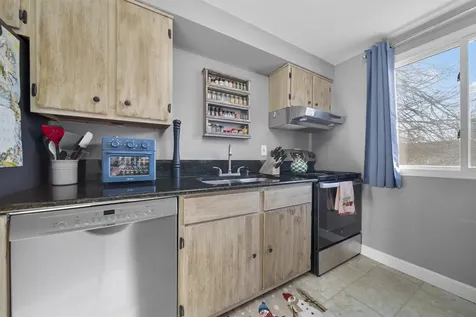 905 Mammoth Road Manchester NH 03104