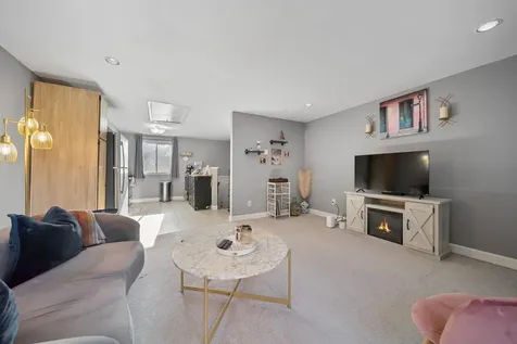 905 Mammoth Road Manchester NH 03104