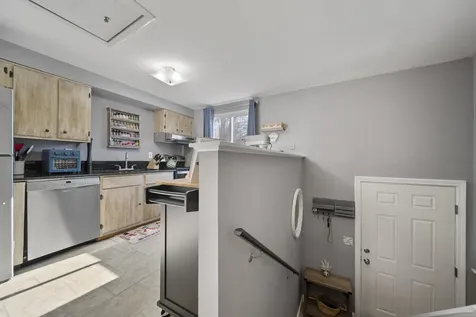 905 Mammoth Road Manchester NH 03104