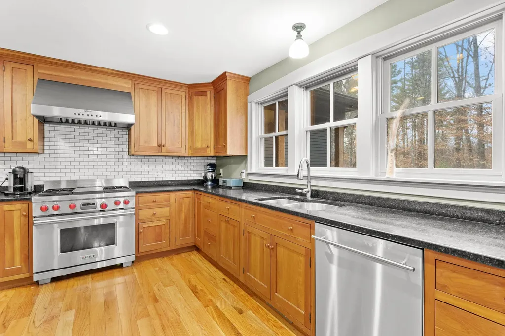 464 Irish Hill Road Hopkinton NH 03229