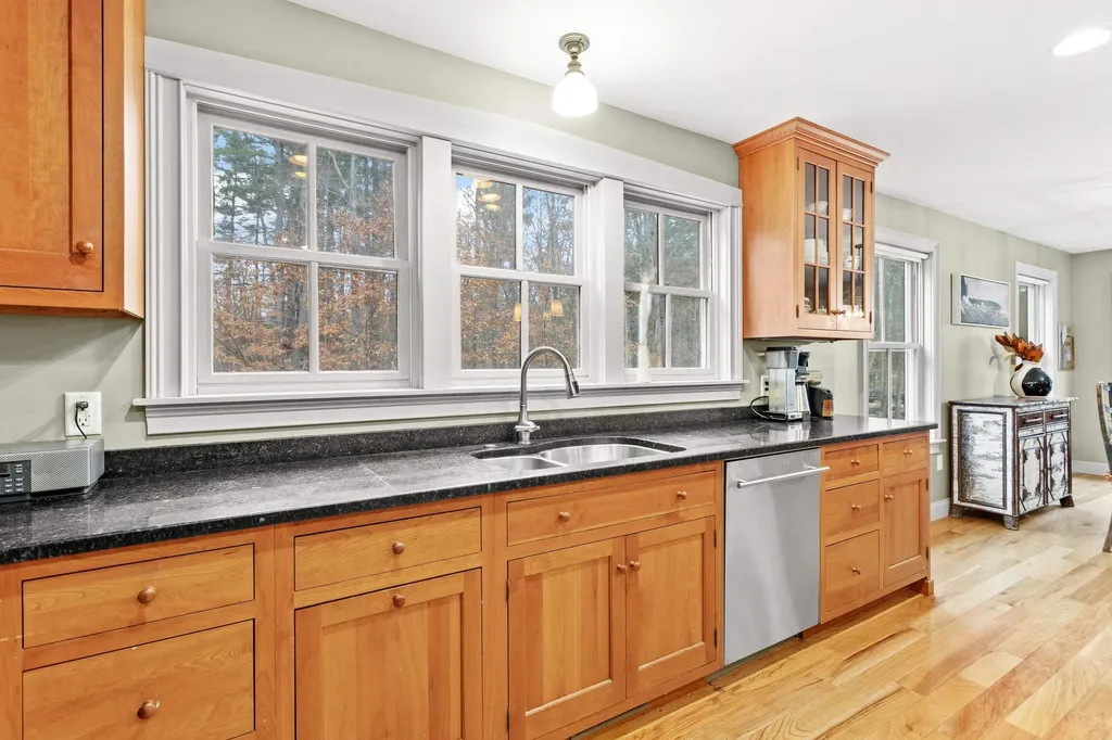 464 Irish Hill Road Hopkinton NH 03229