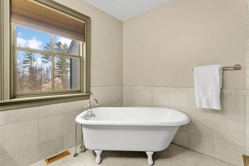 464 Irish Hill Road Hopkinton NH 03229