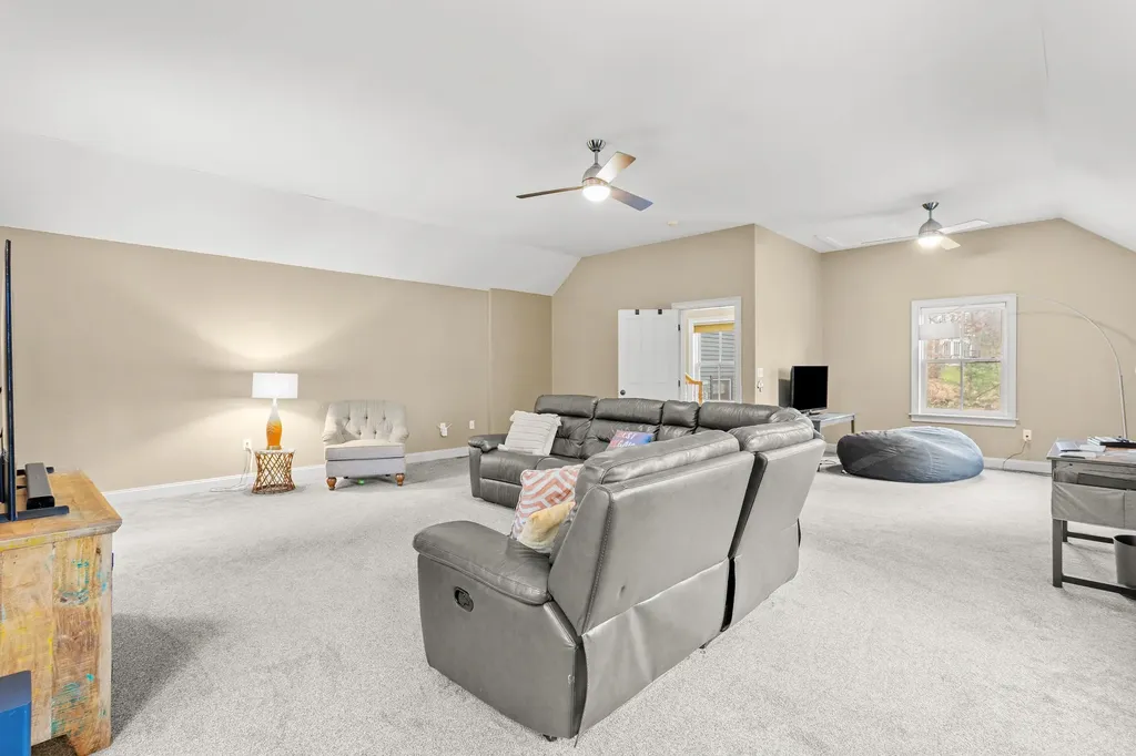 464 Irish Hill Road Hopkinton NH 03229