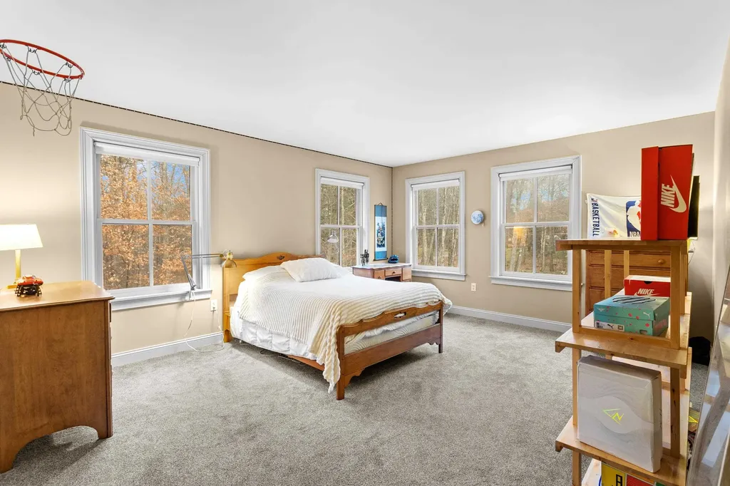 464 Irish Hill Road Hopkinton NH 03229