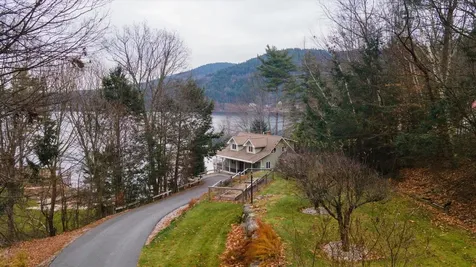 6 Mccolley Road Hillsborough NH 03244