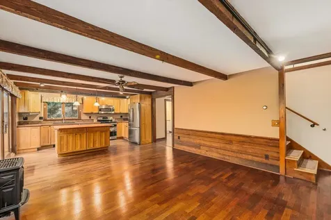 6 Mccolley Road Hillsborough NH 03244