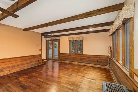 6 Mccolley Road Hillsborough NH 03244