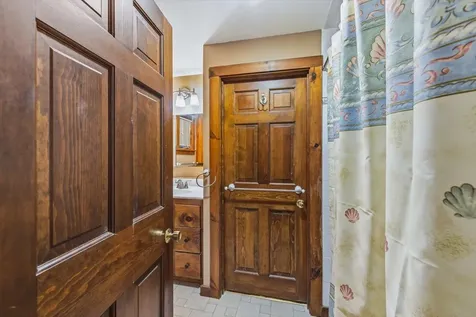 6 Mccolley Road Hillsborough NH 03244