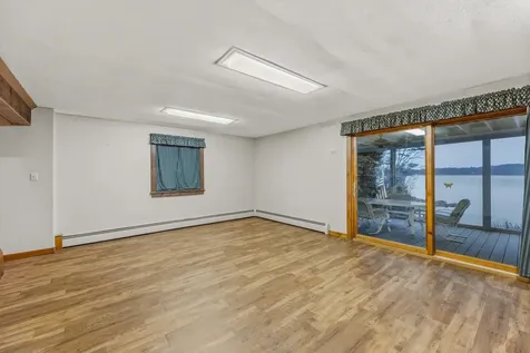 6 Mccolley Road Hillsborough NH 03244