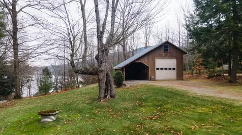 6 Mccolley Road Hillsborough NH 03244