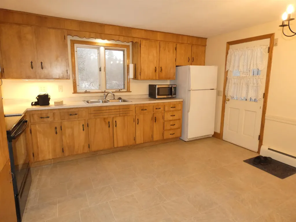 107 Middle Road Tuftonboro NH 03816