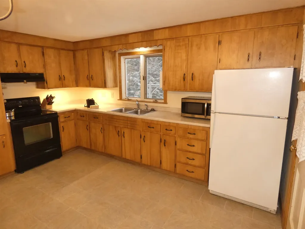 107 Middle Road Tuftonboro NH 03816