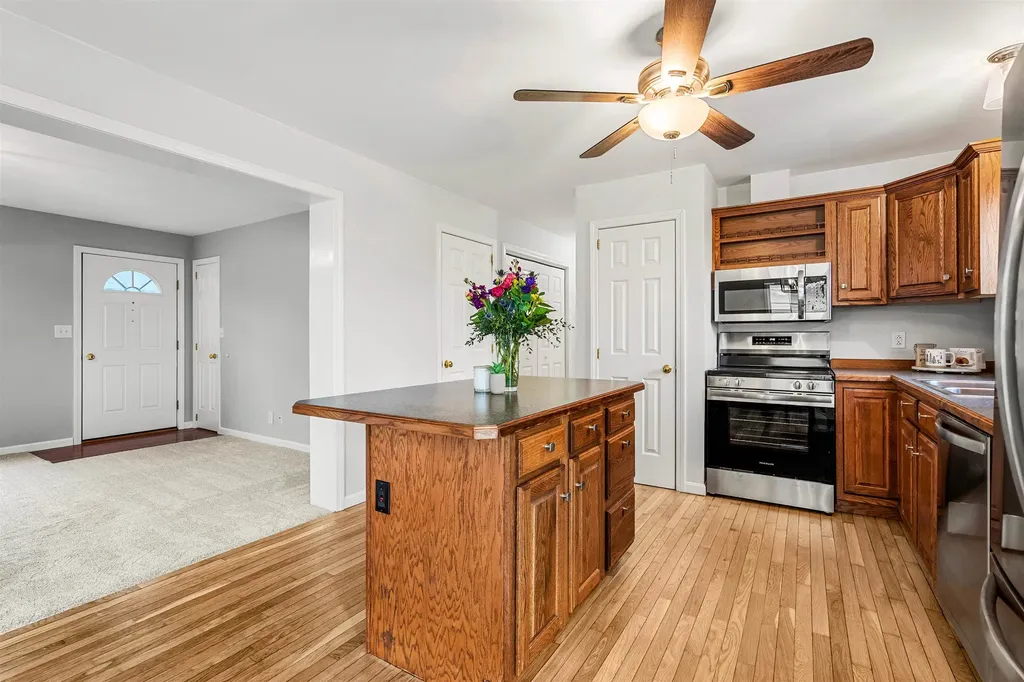 454 Little Pond Road Sandwich NH 03227