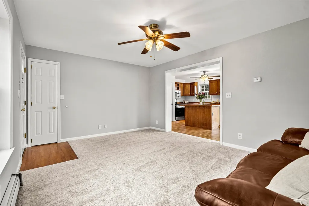 454 Little Pond Road Sandwich NH 03227