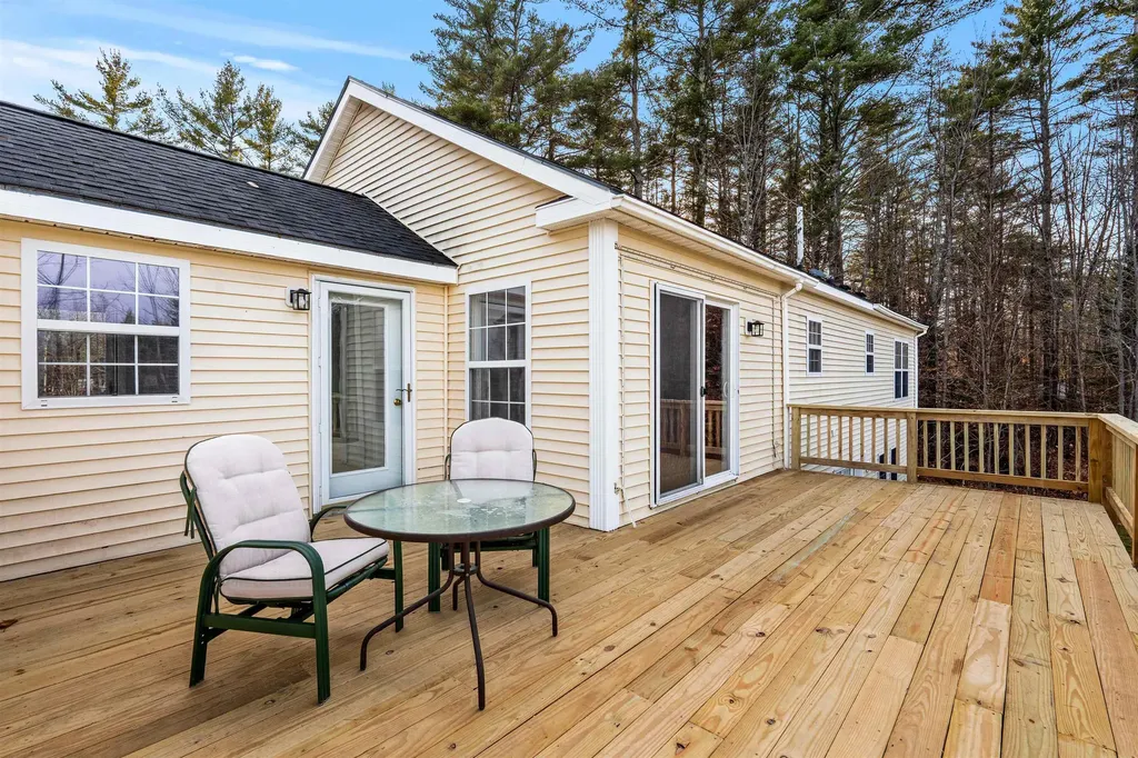454 Little Pond Road Sandwich NH 03227