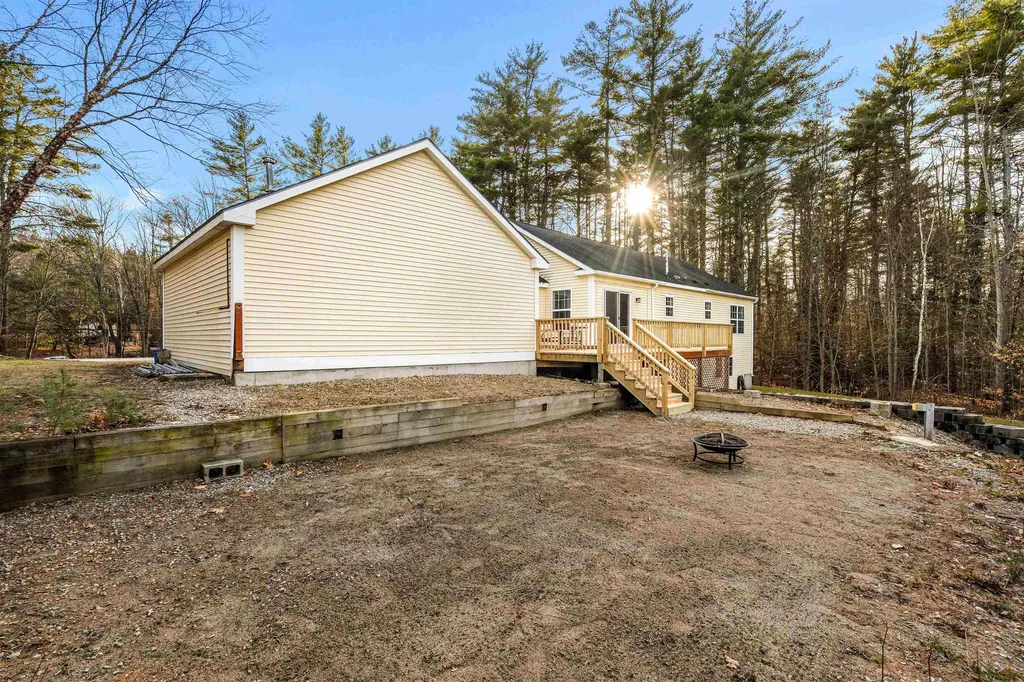454 Little Pond Road Sandwich NH 03227