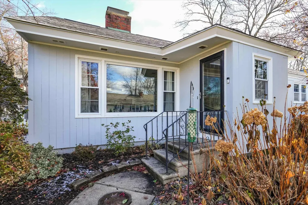 71 Bruce Road Manchester NH 03104