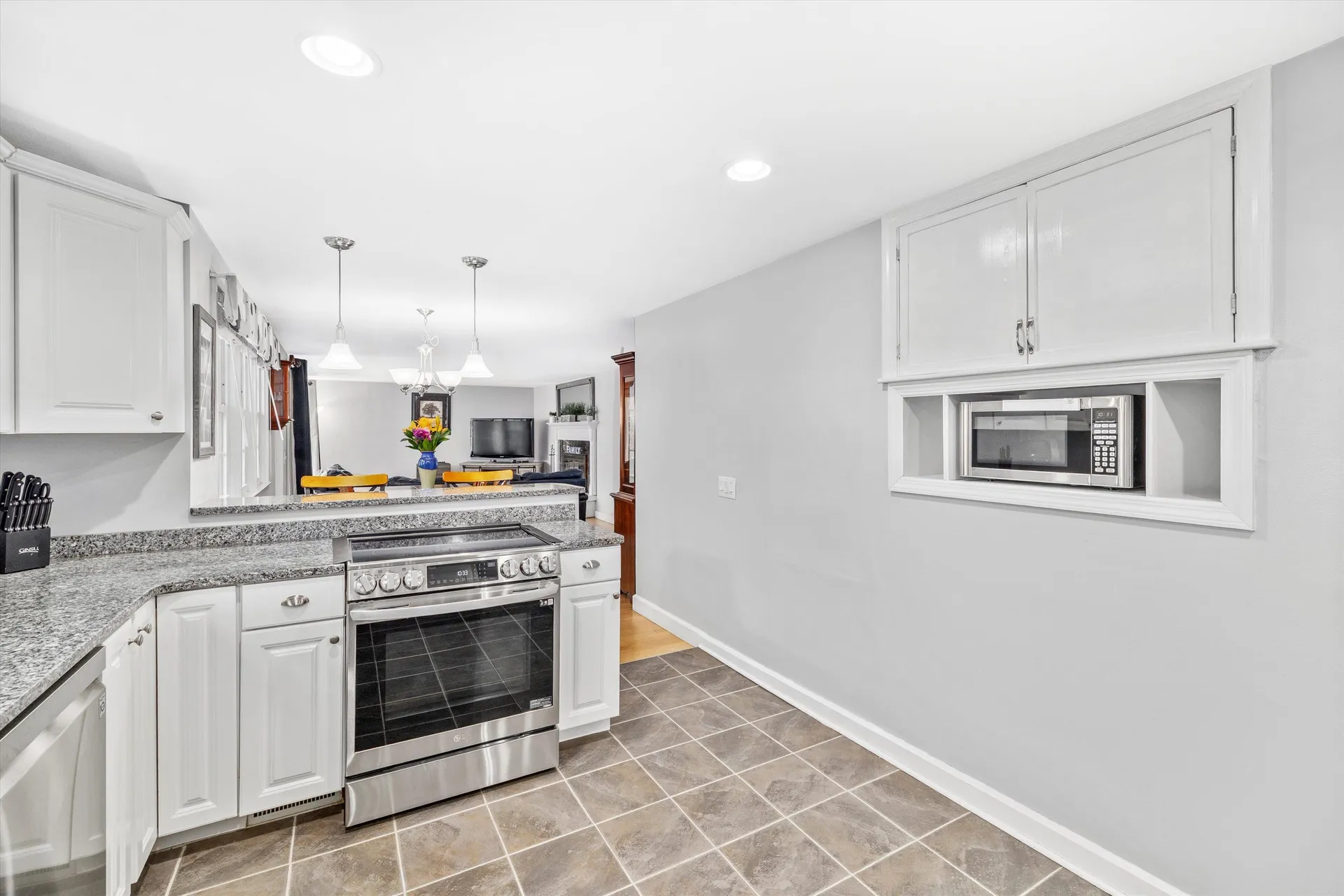 71 Bruce Road Manchester NH 03104