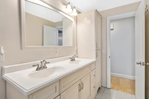 71 Bruce Road Manchester NH 03104