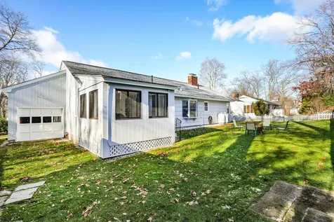 71 Bruce Road Manchester NH 03104