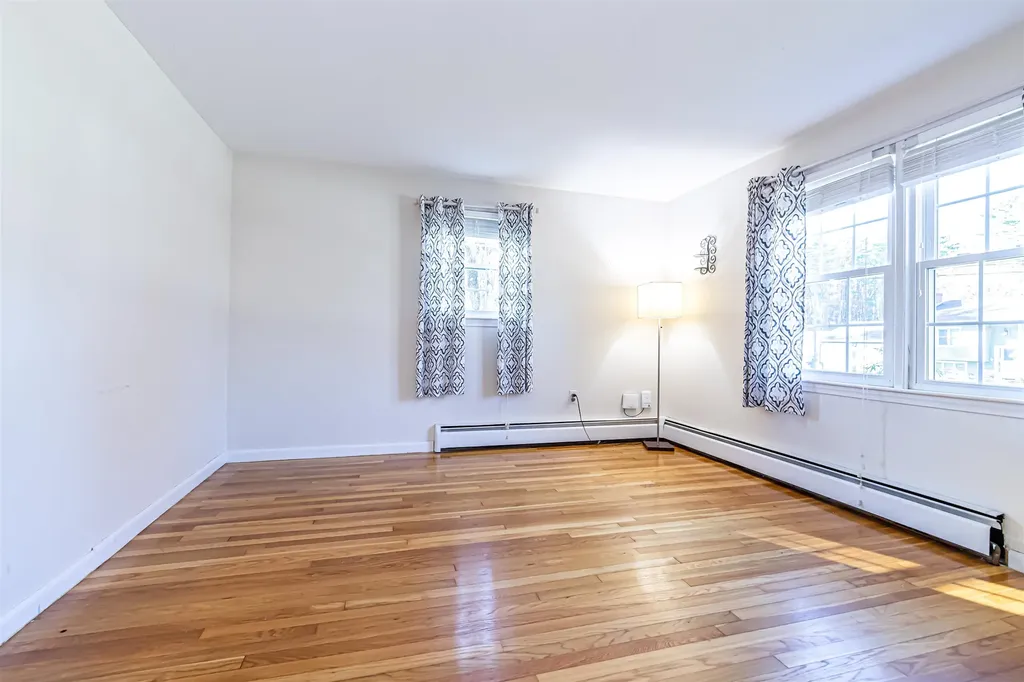 30 Gendron Street Nashua NH 03062