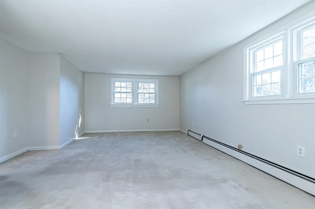 30 Gendron Street Nashua NH 03062