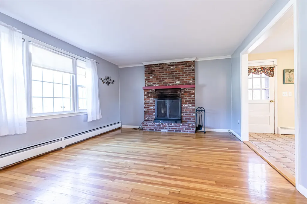 30 Gendron Street Nashua NH 03062