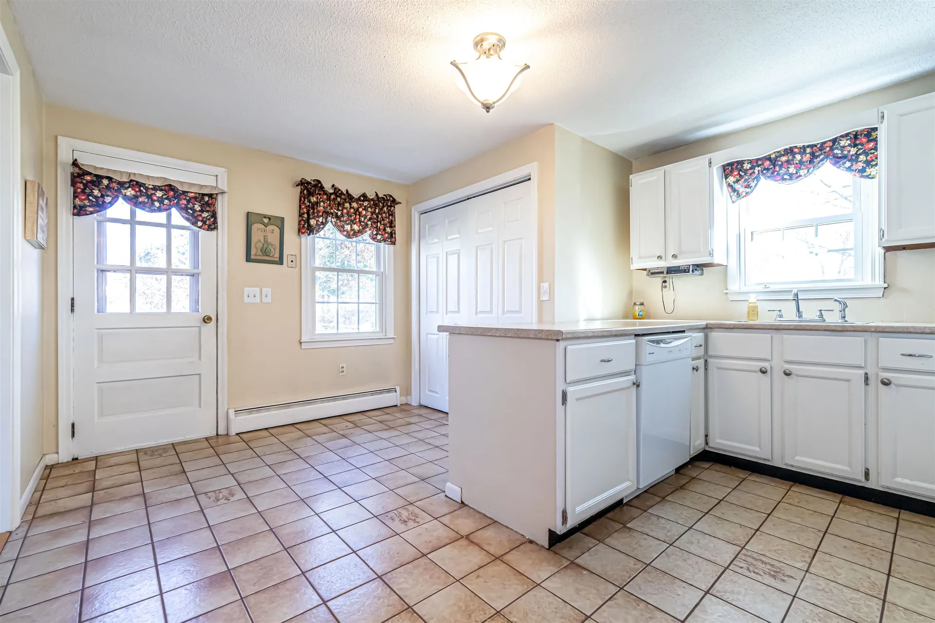 30 Gendron Street Nashua NH 03062