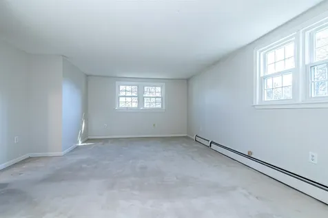 30 Gendron Street Nashua NH 03062