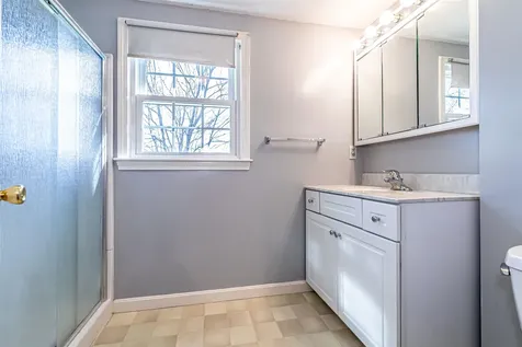 30 Gendron Street Nashua NH 03062