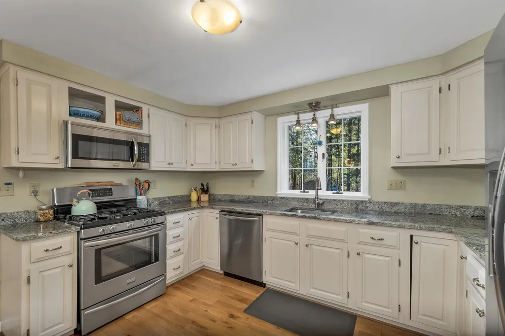 35 Westwood Drive Wolfeboro NH 03894