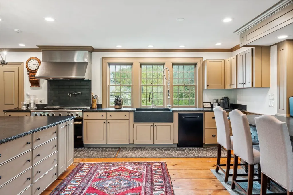 1497 Bowman Road Barnard VT 05031