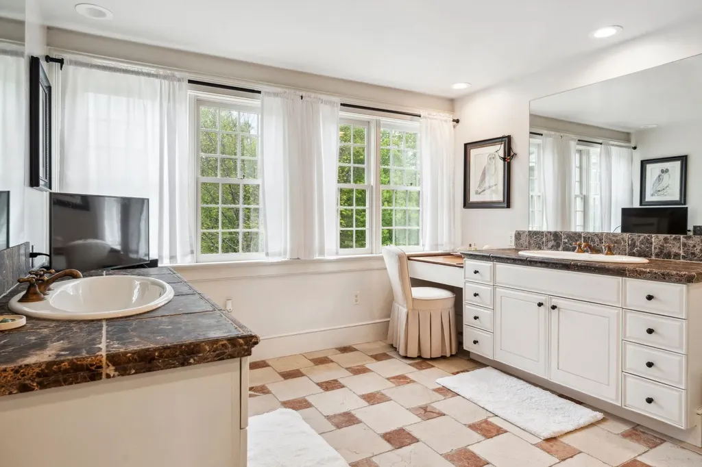 1497 Bowman Road Barnard VT 05031