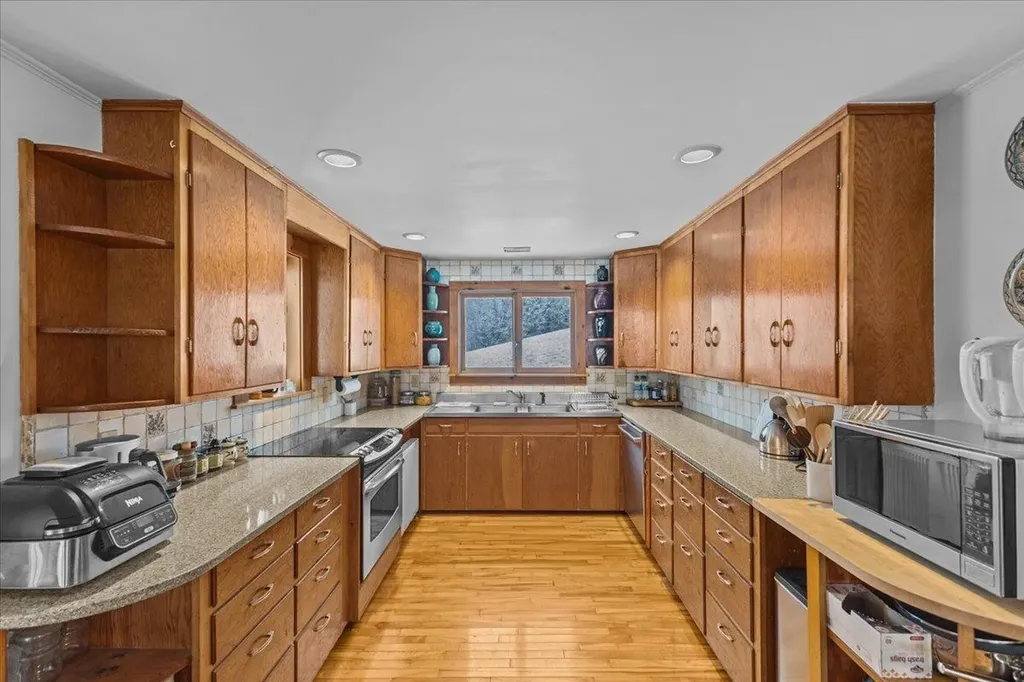 1986 Lower Elmore Mountain Road Morristown VT 05661