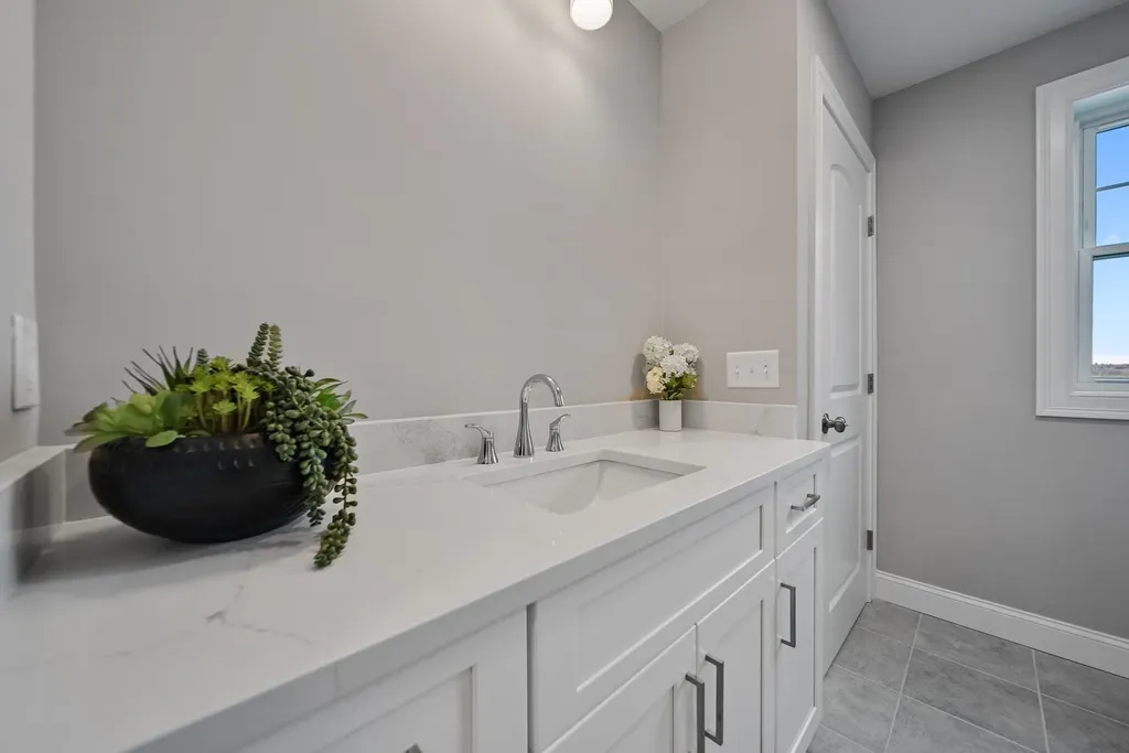 7 Cypress Lane Windham NH 03087