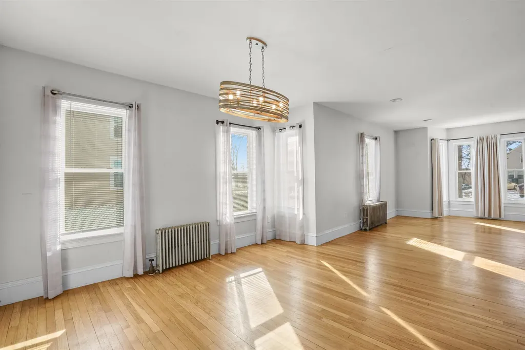 11 Charles Street Nashua NH 03064