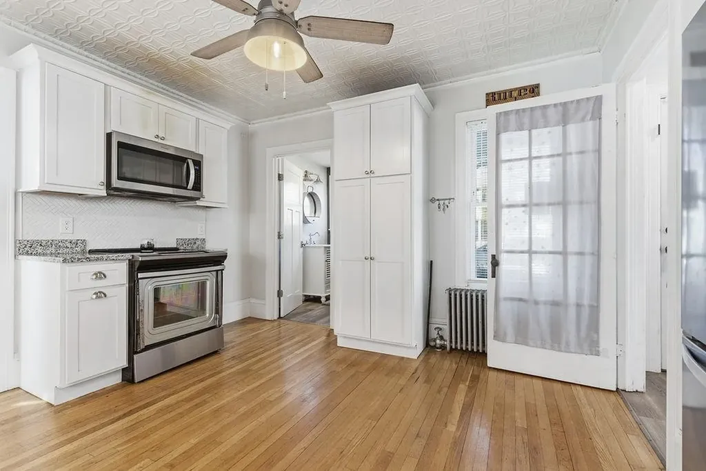 11 Charles Street Nashua NH 03064